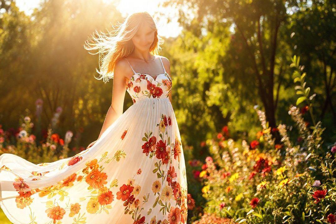 Платье с большим декольте, ярко-желтое, с воланами, летний стиль